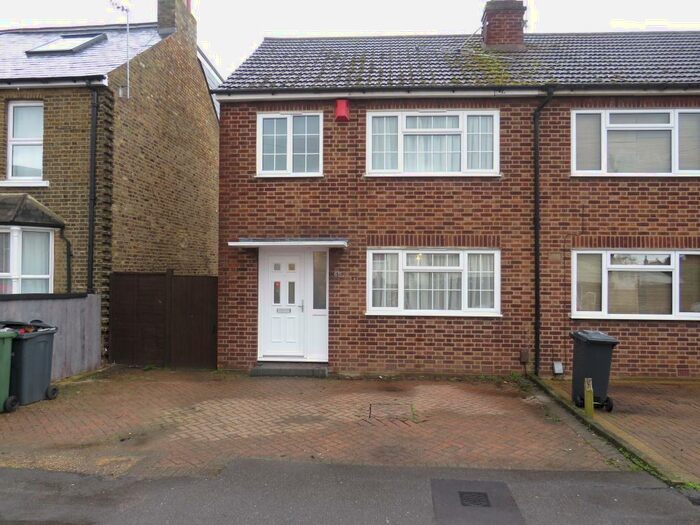 3 Bedroom House To Rent In Rye Road, Hoddesdon, EN11