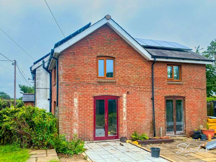 2 Bedroom End Of Terrace House To Rent In Burley Road, Bockhampton, Christchurch, BH23