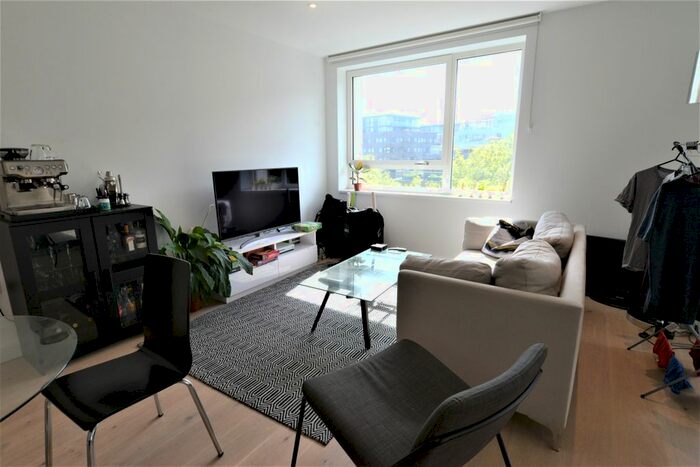 2 Bedroom Flat To Rent In Walworth Road, London, SE17