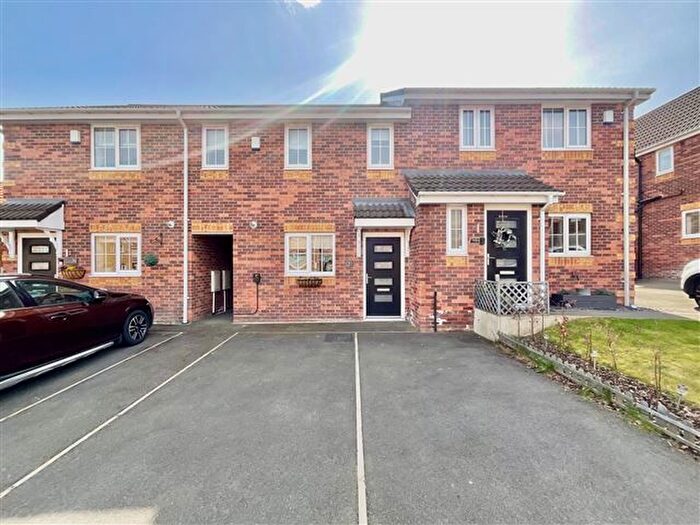 3 Bedroom Town House For Sale In Fairfields Way, Aston, Sheffield, S26