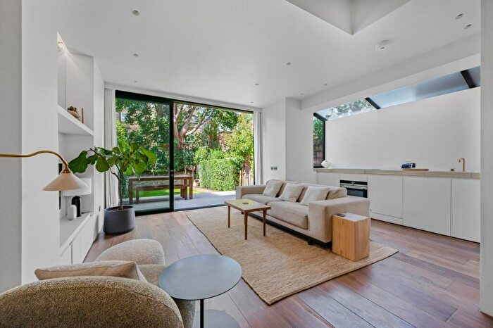 2 Bedroom Flat For Sale In Denning Road, Hampstead Village, NW3