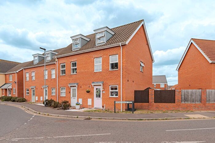 3 Bedroom Semi-Detached House For Sale In Farmers View, Beck Row, IP28