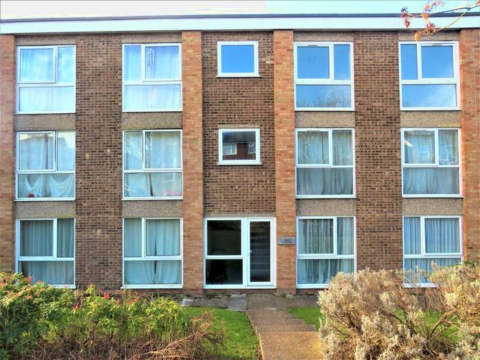 2 Bedroom Flat To Rent In Sedlescombe Gardens, St. Leonards-On-Sea TN38