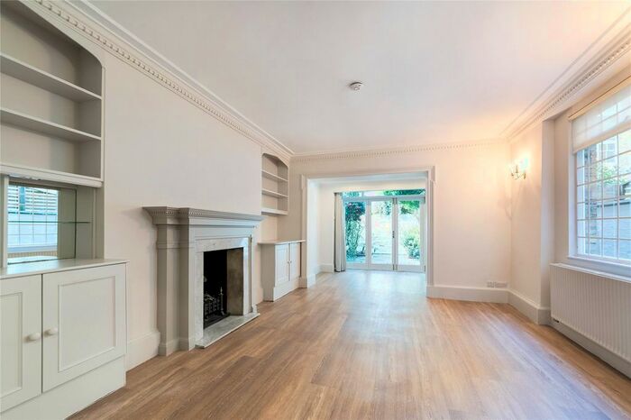3 Bedroom Terraced House To Rent In Whittingstall Road, Fulham, London, SW6