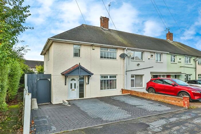 3 Bedroom End Of Terrace House For Sale In Waterdown Road, Clifton, Nottingham, NG11