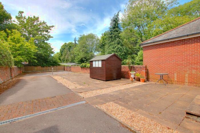 2 Bedroom Flat For Sale In Cavendish Grove, Southampton, SO17