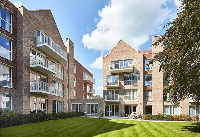 2 Bedroom Apartment For Sale In Alderley Road, Wilmslow, SK9