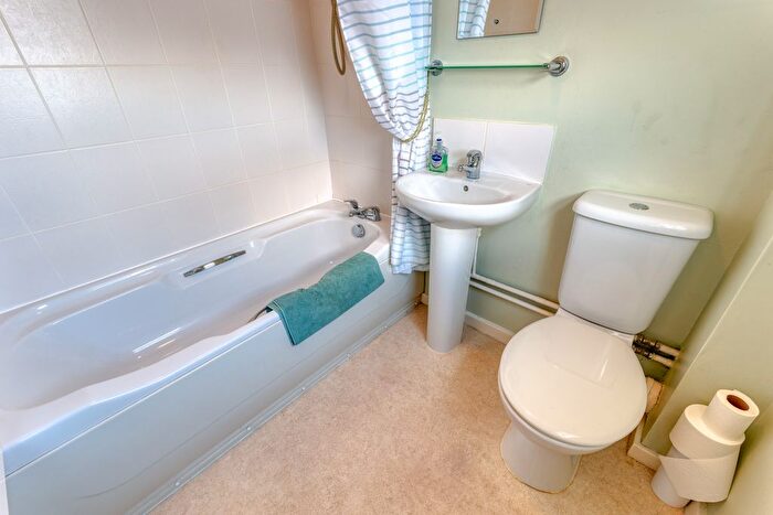 2 Bedroom End Terrace House For Sale In Bishopdale, Worksop, S81