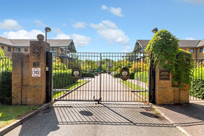 4 Bedroom Apartment For Sale In Woodward Place, Loughton Lodge, Milton Keynes, MK8