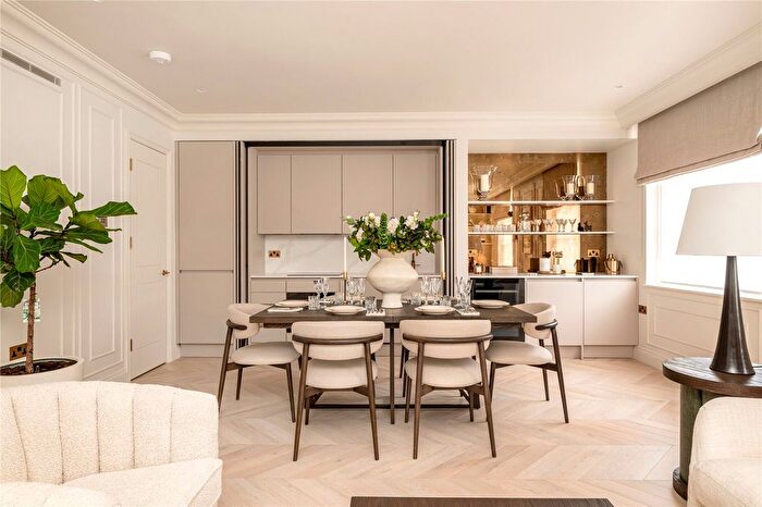 1 Bedroom Flat To Rent In Bolton Street, Mayfair, London, W1J