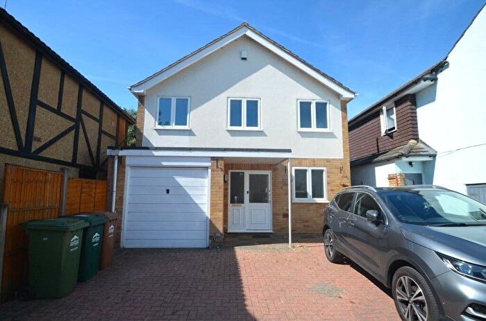3 Bedroom Detached House To Rent In New Street, Staines-Upon-Thames, TW18