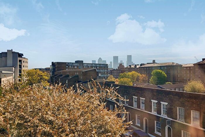 3 Bedroom Flat To Rent In Hardinge Street, Limehouse, London, E1