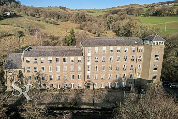 2 Bedroom Apartment For Sale In Slack Lane, Little Hayfield, SK22