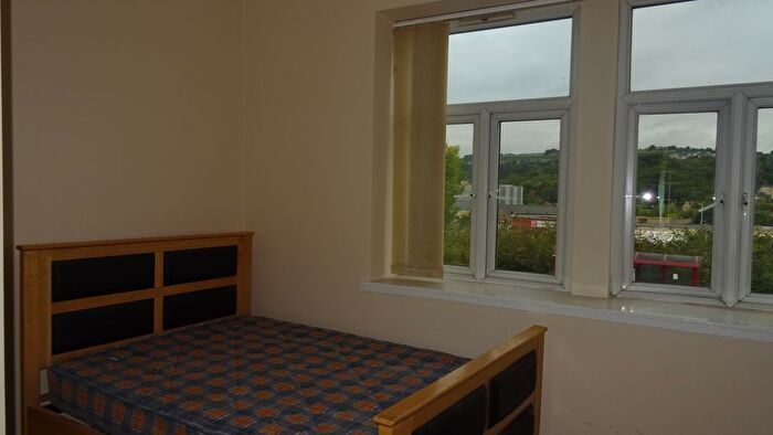 Studio To Rent In Briggate, Shipley, BD17