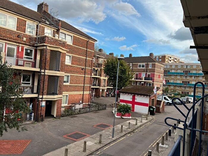 Studio To Rent In Southwark Park Road, London, SE16