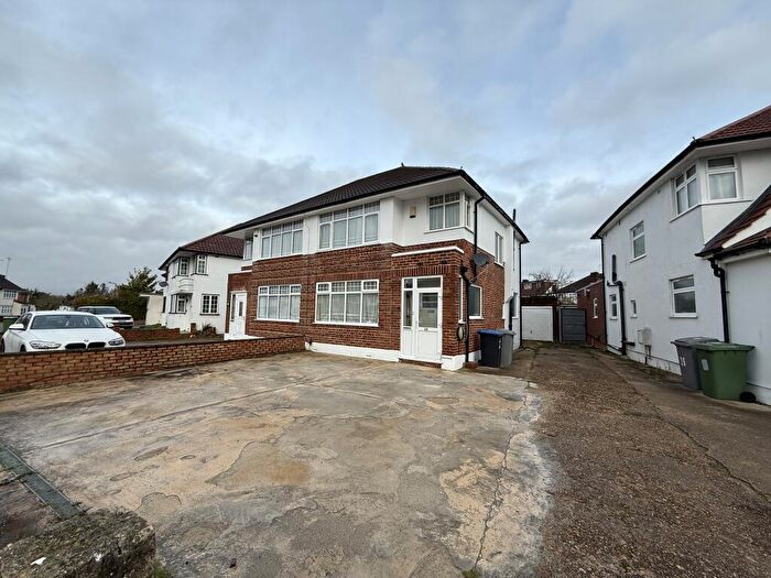 3 Bedroom Semi Detached House To Rent In Branksome Way, Harrow, HA3