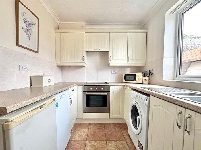 2 Bedroom Flat For Sale In Hurn Lane, Berrow, TA8