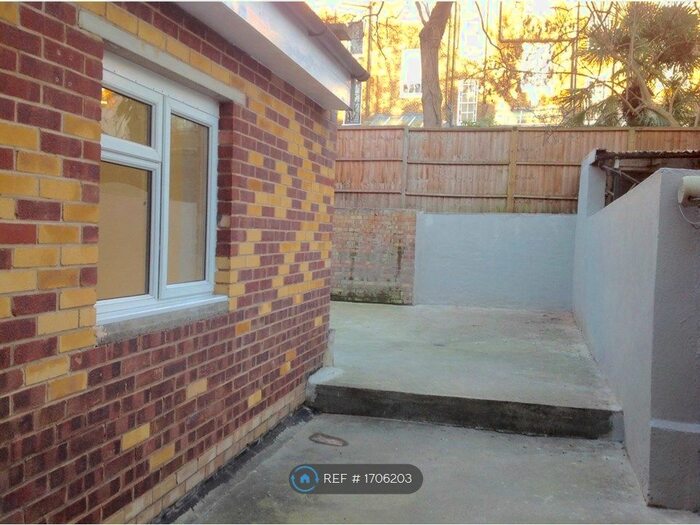 1 Bedroom Studio To Rent In Caledonian Road, London, N1