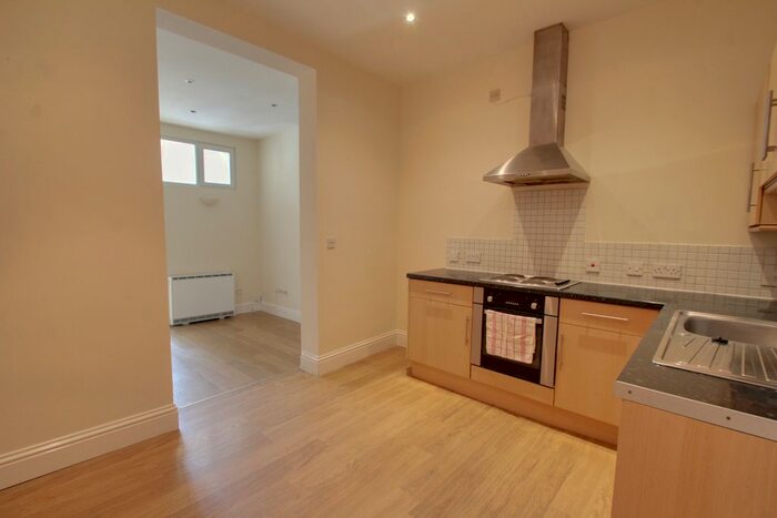 2 Bedroom Flat To Rent In Percy Road, Leicester, LE2