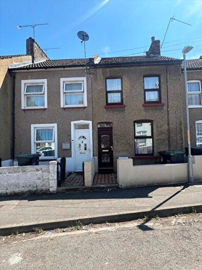 3 Bedroom Terraced House To Rent In Raphael Road, Gravesend, DA12