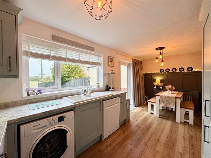 3 Bedroom Semi-Detached House For Sale In Woodward Avenue, Bacton, IP14
