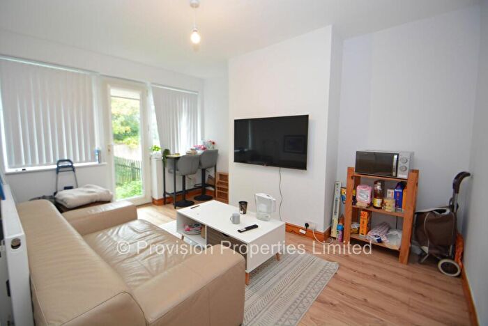3 Bedroom End Of Terrace House To Rent In Kelso Gardens, Hyde Park, Leeds, LS2