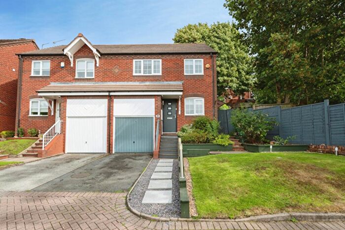 3 Bedroom Semi-Detached House For Sale In Winscar Croft, Dudley, DY3