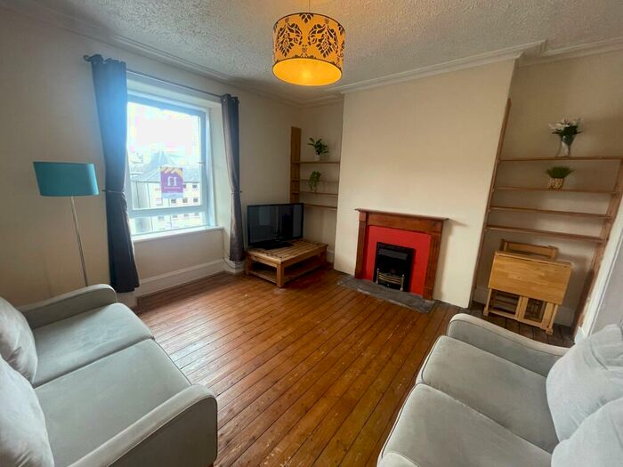 2 Bedroom Flat To Rent In Skene Square, Rosemount, Aberdeen, AB25