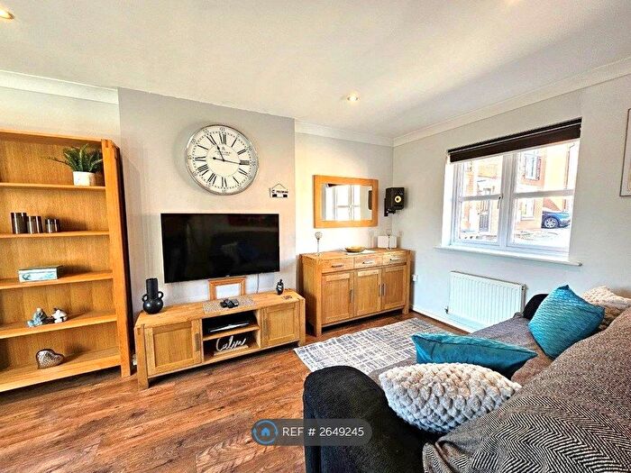3 Bedroom Semi-Detached House To Rent In Boughton Way, Gloucester, GL4