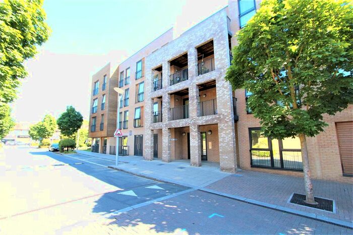 2 Bedroom Flat To Rent In Hitchin Lane, Stanmore, HA7