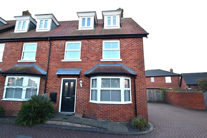 3 Bedroom End Of Terrace House For Sale In Sayer Crescent, Cromer, NR27
