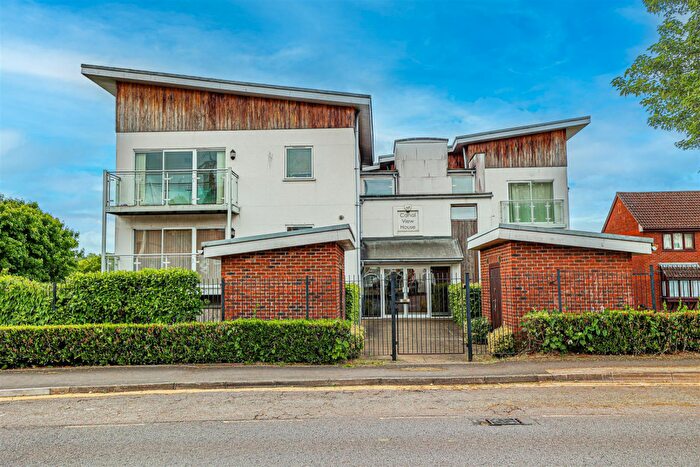 2 Bedroom Flat To Rent In Lawn Lane, Hemel Hempstead, HP3