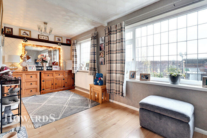 2 Bedroom Detached Bungalow For Sale In The Gardens, Lowestoft, NR33