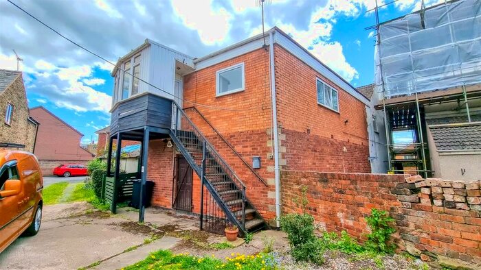 3 Bedroom Flat To Rent In Newbold Village, Newbold, Chesterfield, Derbyshire, S41