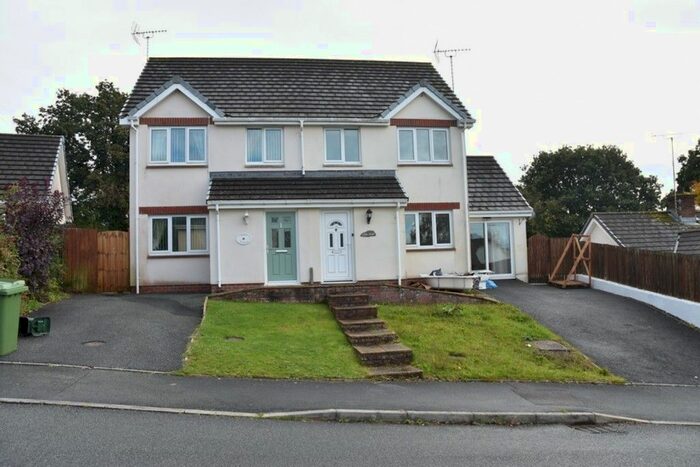 4 Bedroom Semi-Detached House To Rent In Bryn Deri Close, Adpar, Newcastle Emlyn, SA38