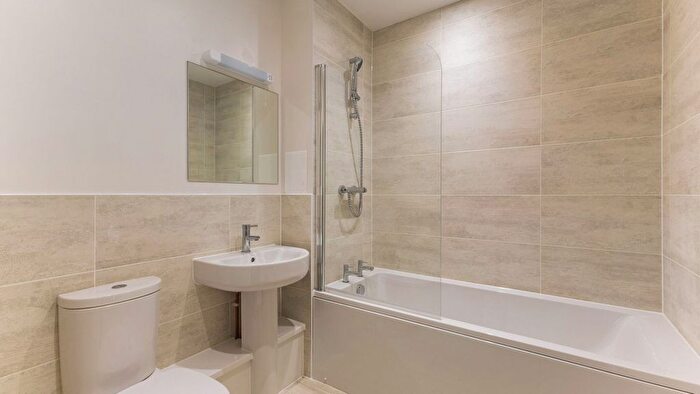 2 Bedroom Flat For Sale In John Barker Place, Hitchin, SG5
