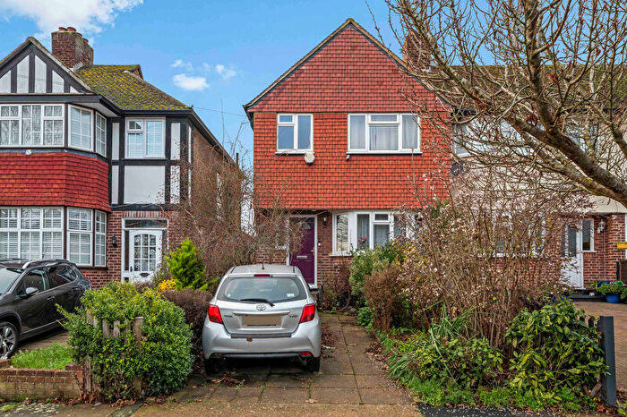 3 Bedroom End Of Terrace House For Sale In Pembury Avenue, Worcester Park, KT4