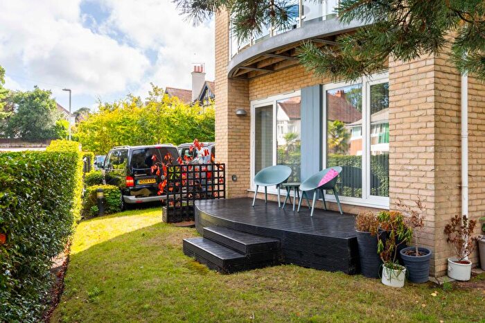 2 Bedroom Flat To Rent In Kings Avenue, Poole, BH14