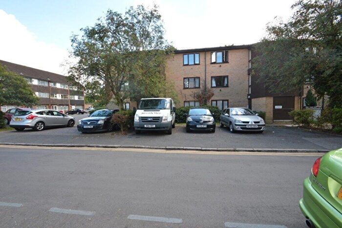 1 Bedroom Apartment For Sale In Victoria Road, Slough, Berkshire, SL2