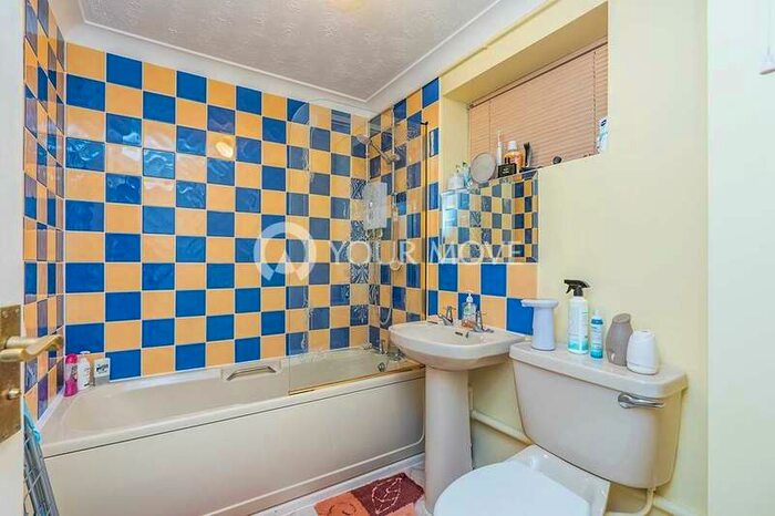 1 Bedroom Flat To Rent In Flat 5 Beaumont Place Beaumont Road, Totton, SO40