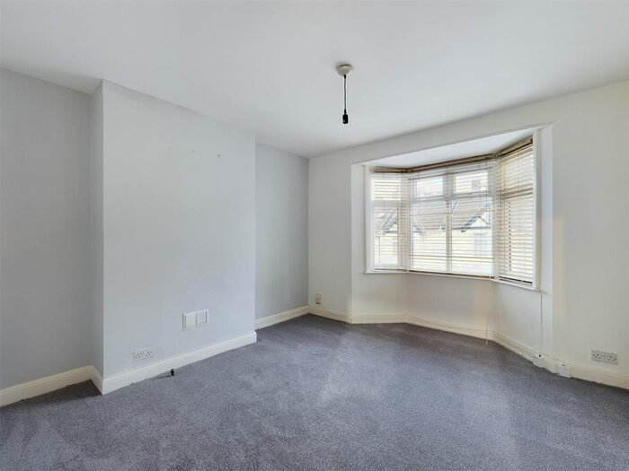 1 Bedroom Flat To Rent In Whippingham Road, Brighton, BN2