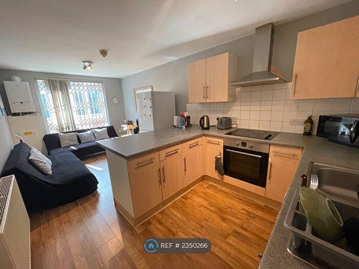 3 Bedroom Flat To Rent In Nottingham, Nottingham, NG7