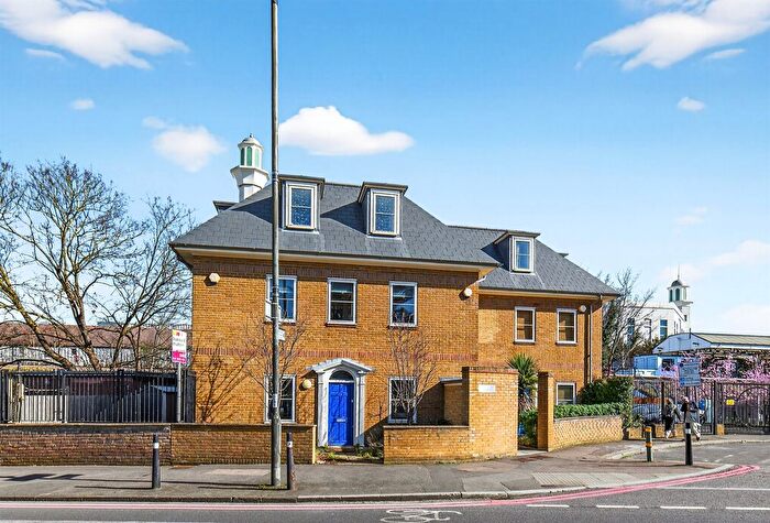 2 Bedroom Flat For Sale In London Road, Morden, SM4