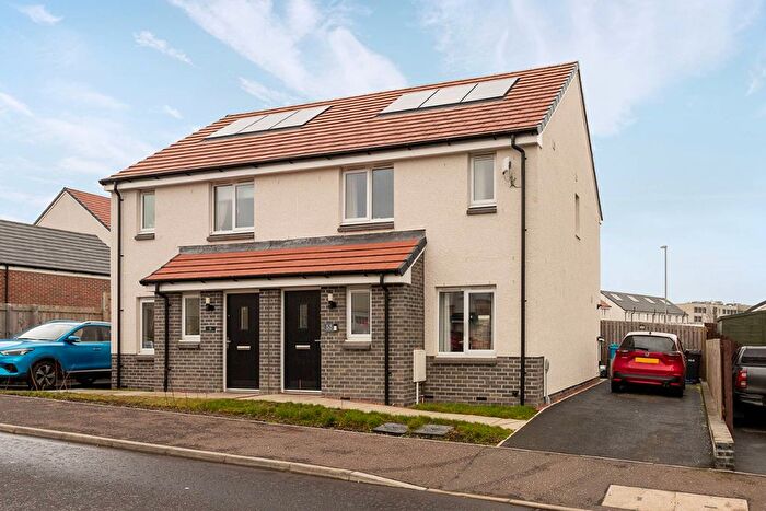 3 Bedroom Semi Detached House For Sale In Woodpecker Crescent, Dunfermline, KY11