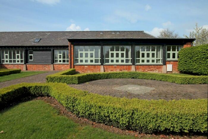 2 Bedroom Bungalow To Rent In Upper Court, Noral Way, Banbury, Oxfordshire, OX16