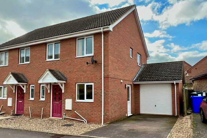 3 Bedroom Semi-Detached House To Rent In School Close, Lakenheath, Brandon, IP27