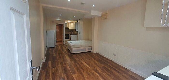 Studio To Rent In Clements Road, Ilford, IG1