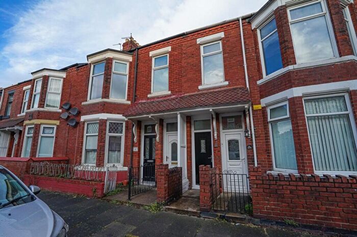 2 Bedroom Flat To Rent In St Vincent Street, South Shields, Tyne & Wear, NE33