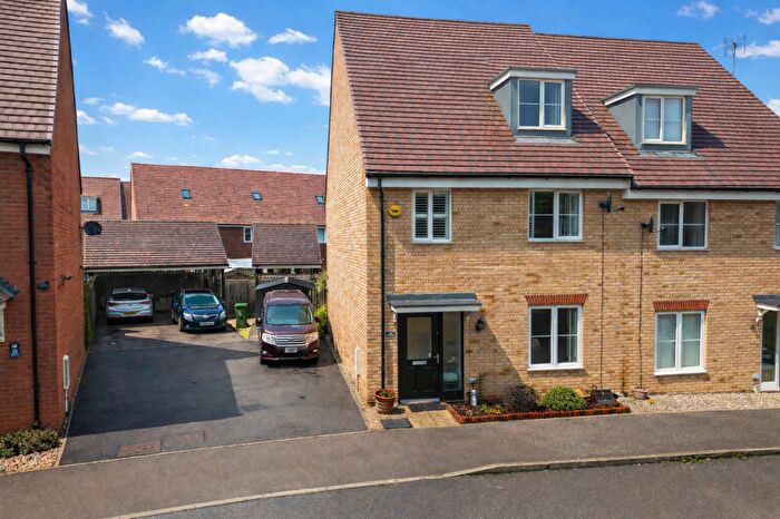 4 Bedroom Semi Detached House For Sale In Maldives Terrace, Bletchley, MK3