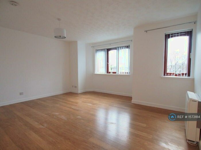2 Bedroom Flat To Rent In Stock Avenue, Paisley, PA2